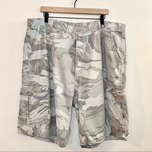 wrangler gray camo cargo shorts